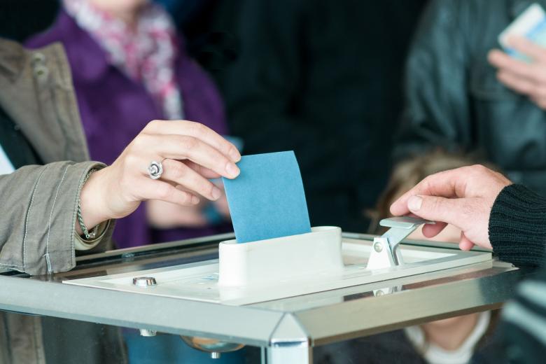 women voting