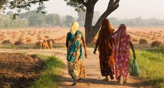 Women working in India