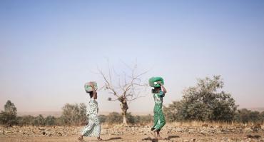 Climate-conflict poverty traps