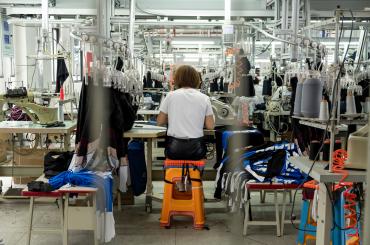 chinese women at work