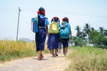 India schoolgirls